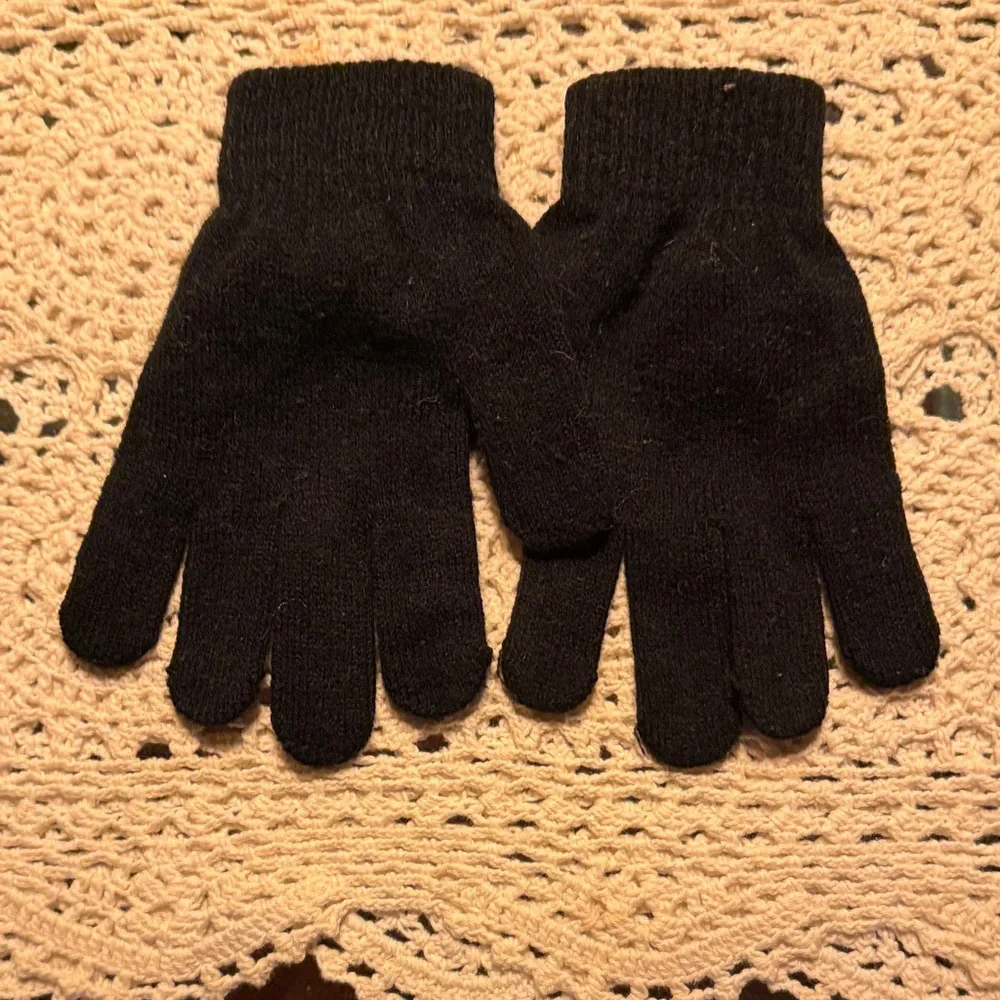 Jordan Black and White Kids Gloves